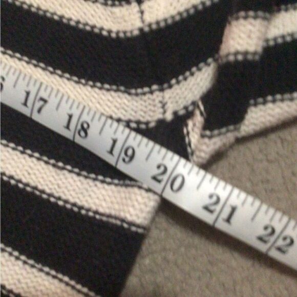 Old Navy White and Black Striped Sweater Large - Picture 8 of 12